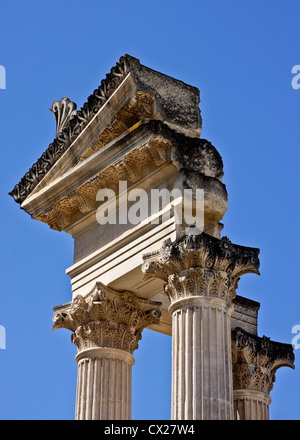 Twin-Corinthian-Tempel in der antiken römischen Ruine von Glanum Stockfoto