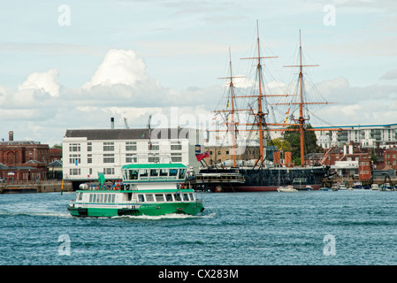 Gosport Fähre überqueren Portsmouth Harbour Hampshire UK Stockfoto