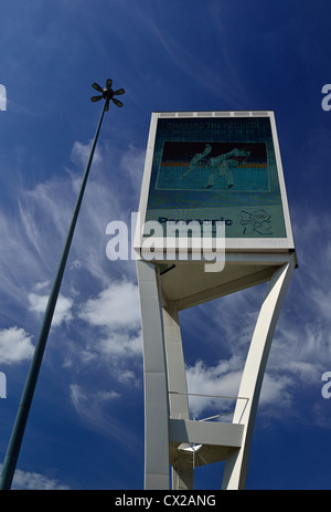 Digitale Werbung Display, A1261 Aspen Way, London E14, Vereinigtes Königreich Stockfoto