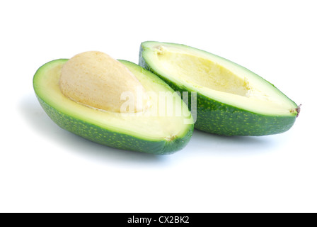 Reife Avocado isoliert auf weißem Hintergrund Stockfoto