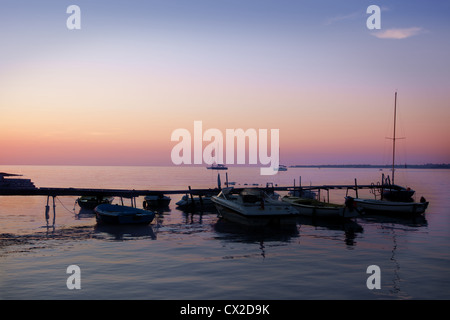 Europa, Kroatien, Porec - Sonnenuntergang, Segelschiff Segelboot bei Sonnenuntergang Schiff Schiffe Adria Meer Europa Europa Stockfoto