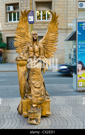 Menschliche Statue posiert für Touristen auf Las Ramblas Barcelona Katalonien Spanien ES Stockfoto