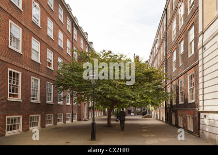 Pump Gericht zwischen der Kirche und der middle Temple lane Stockfoto