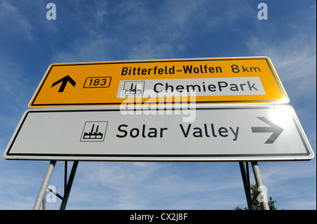 Deutschland Solar Valley bei Bitterfeld Wolfen in Sachsen-Anhalt, Photovoltaik-Produktionsstätte von Q-Cells Sovello etc. Stockfoto