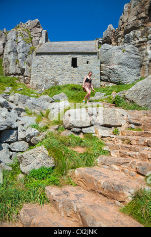ST Govans Chapel, St Govans Headland, Pembroke, Pembrokeshire, Wales, Großbritannien Stockfoto