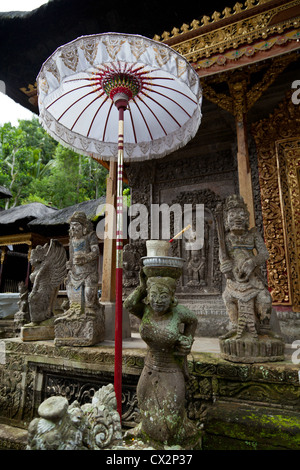 Skulpturen in den Tempel Pura Kehen auf Bali Stockfoto