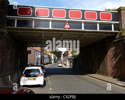 Blick in die King Street vom Bahnhof in Knutsford Cheshire UK Stockfoto