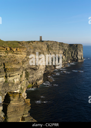 dh Marwick Head BIRSAY ORKNEY Kitchener Memorial Meer Klippen RSPB Vogel Naturschutzgebiet Felswand Stockfoto