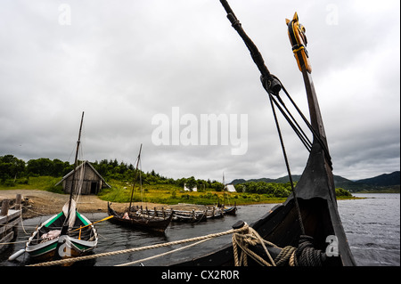 Norwegen, Lofoten. Das Lofotr Viking Museum. Rekonstruktion von Viking Boote. Stockfoto