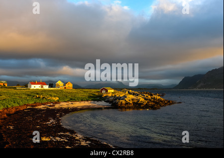 Norwegen, Lofoten. Hovsund am nördlichen Teil des Gimsøya. Stockfoto