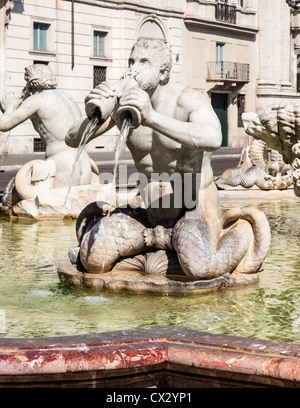 Statue von Triton dargestellt als Merman, Fontana del Moro, Piazza Navona, Latium, Rom, Italien. Stockfoto