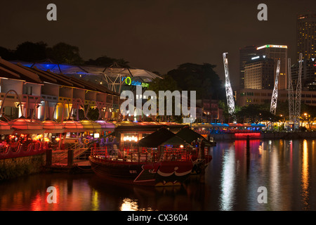 Nachtansicht des Singapore River, Clarke Quay Stockfoto