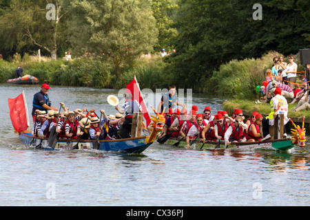 Drachenboot Festival in Abingdon-on-Thames, Oxfordshire 2012-4 Stockfoto