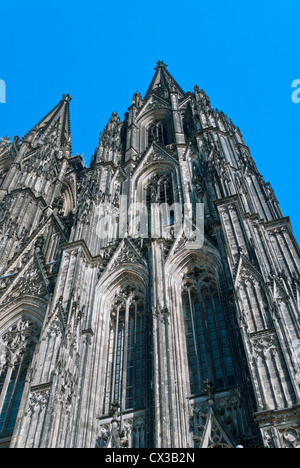 Kölner Dom (Deutsch: Koelner Dom, offiziell Hohe Domkirche St. Peter Und Maria, Englisch: hoher Dom St. Peter und Stockfoto