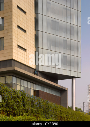 Das Hotel Westin Gurgaon, Indien. Architekt: Studio U + A, 2010. Äußere Detail. Stockfoto