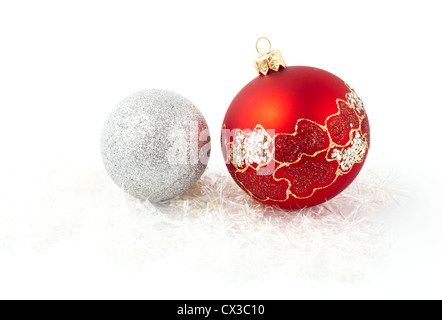 Weihnachten Baum Dekoration rote und silberne Kugeln isoliert Stockfoto