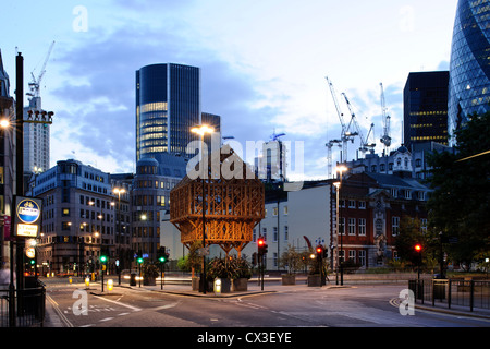 Paleys auf Entfermung, London, Vereinigtes Königreich. Architekt: Studio weben, 2012. Allgemeine Nachtansicht. Stockfoto