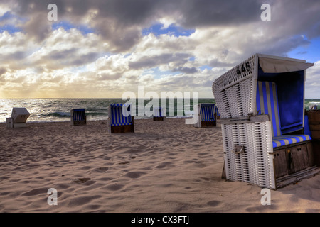 Strand, Liegestühle, Strand, Sonnenuntergang, Hoernum, Sylt, Schleswig-Holstein, Deutschland Stockfoto