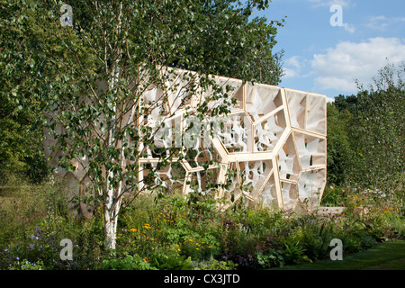 Mal Eureka Pavillon Vereinigtes Kew, Königreich. Architekt: NEX, 2011. Außenansicht mit Silver Birch. Stockfoto