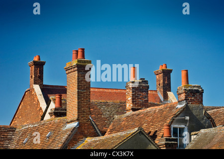 Schornsteine & Ziegeldächern, Abingdon-on-Thames, Oxfordshire, Vereinigtes Königreich Stockfoto