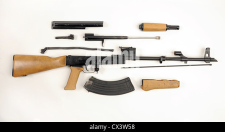 Feld abgestreift Sturmgewehr AK47 AKM Stockfoto