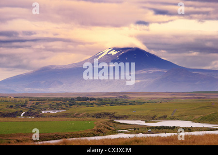 Mount Hekla, vom Straßenrand in der Nähe von Hella, Island Stockfoto