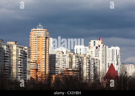 Moderne Eigentumswohnanlage am Rande Osokorki in Kiew, Ukraine, Osteuropa. Stockfoto