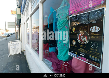 Cardiff indische asiatische Kleidung Shop sari Stockfoto
