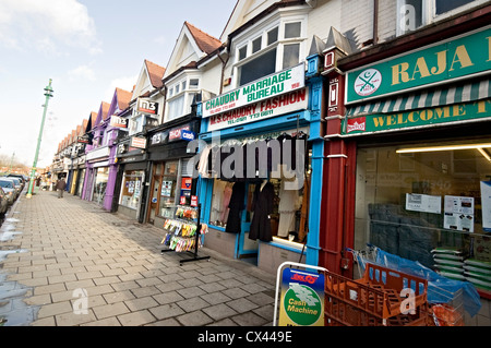 Birmingham Ladypool Weg nach Hause die Balti Dreieck und auch asiatischen hauptsächlich pakistanischen Modeshops Stockfoto