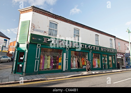 Birmingham Ladypool Weg nach Hause die Balti Dreieck und auch asiatischen hauptsächlich pakistanischen Modeshops Stockfoto