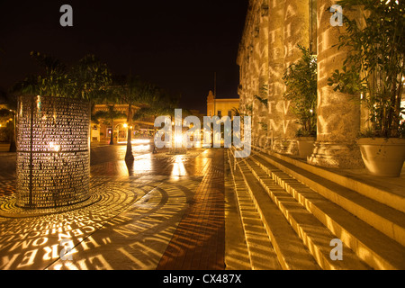 CALOOSAHATCHEE MANUSKRIPTE LICHT SKULPTUR KUNST MUSEUM FIRST STREET HISTORIC DISTRICT FORT MYERS FLORIDA USA Stockfoto