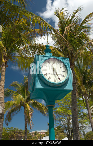 ÖFFENTLICHE UHR TIMES SQUARE FUßGÄNGER MALL FORT MYERS BEACH FLORIDA USA Stockfoto