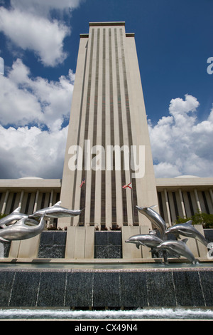 STORMSONG DOLPHIN SKULPTUR WALKER BRUNNEN NEW STATE CAPITOL BUILDING TALLAHASSEE FLORIDA USA Stockfoto