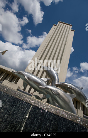 STORMSONG DOLPHIN SKULPTUR WALKER BRUNNEN NEW STATE CAPITOL BUILDING TALLAHASSEE FLORIDA USA Stockfoto