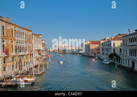 Blick von der Brücke auf dem Hauptkanal in Venedig Stockfoto