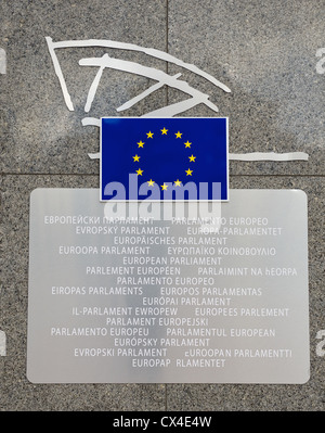 Multi-linguale Schild an der Wand des Europäischen Parlaments in Brüssel im Herzen Europas Stockfoto