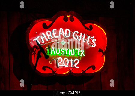 Neonschild am Threadgill's World Headquarters Restaurant und Musiklokal, Austin TX USA. 2020 dauerhaft geschlossen. Stockfoto