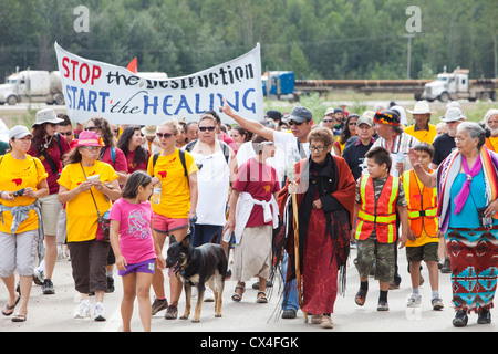 Erste Nation-Kanadier protestieren gegen die Zerstörung und Verschmutzung der Ölsand-Industrie am 4. jährlichen Heilung Walk Stockfoto