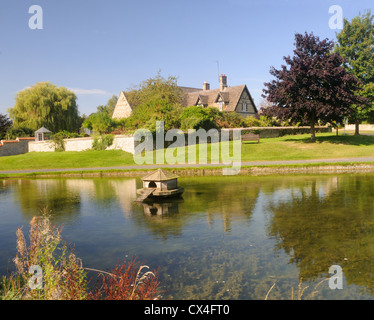 Der Ententeich in Barrowden, Rutland, England Stockfoto