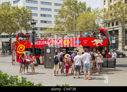 Open Top Touristenbus in Barcelona, Spanien Stockfoto