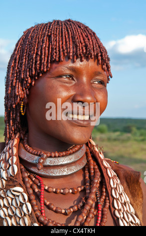 Turmi Äthiopien Afrika Dorf unteren Omo-Tal Hamar Hammer Stamm Porträt der Frau im Dorf bei Sonnenuntergang #24 Stockfoto