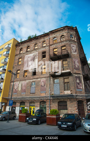 Einer der letzten verbliebenen Häusern des Warschauer Ghettos entlang Ulica Prozna Straße Muranow Warschau Polen Mitteleuropa Stockfoto