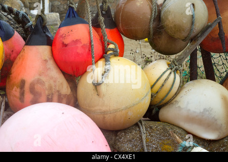 Bojen festmachen. Stockfoto