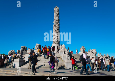 Vigeland Park Mittelgang mit Statuen von Gustav Vigeland in Frognerparken Frogner Park-Bezirk Oslo Norwegen Europa Stockfoto