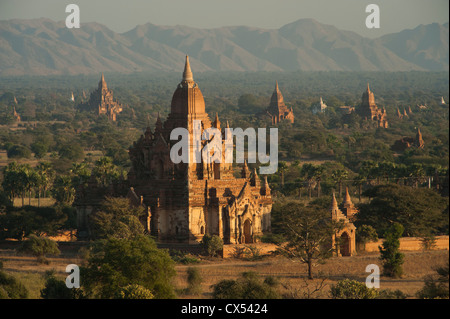 Blick bei Sonnenuntergang vom Pagode Shwe Hsan Daw (Shwesandaw), Bagan, Myanmar (Burma) Stockfoto