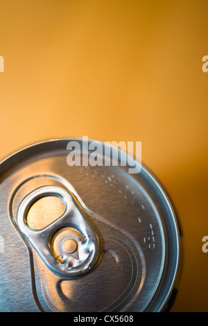 Getränk aus Aluminium kann von oben ansehen. Stockfoto