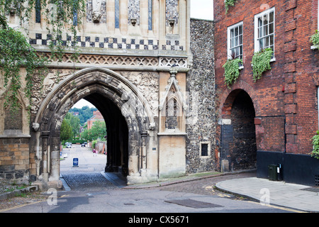 St Ethelberts Tor von Tombland nach Dom oberen nahe Norwich Norfolk England Stockfoto