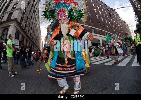 Mexican Americans an der Madison Avenue in New York für die jährliche Parade der mexikanische Unabhängigkeitstag. Stockfoto