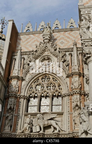 Porta Della Carta, Dogenpalast, Venedig, Italien. Stockfoto