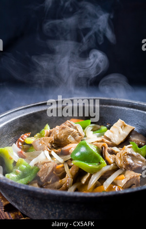 Chinesische Schweinefleisch Eintopf mit Gemüse Stockfoto